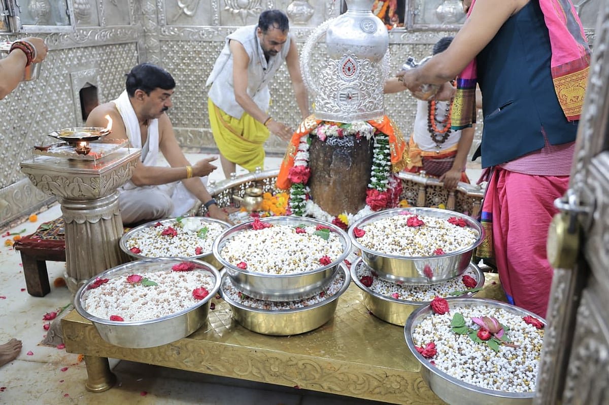 Free Prasad for Every Devotee at Mahakal: Exit Counters Launched on Mohan Yadav's Direction